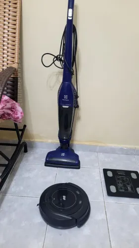 Aspirador vertical e robô