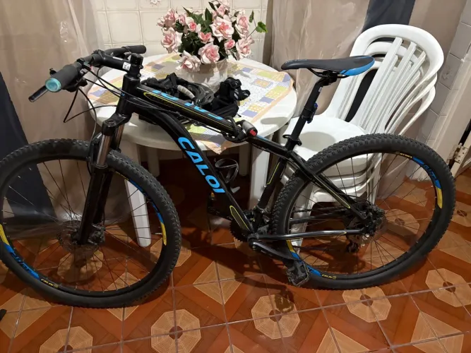 Bicicleta Caloi Atacama Aro 29 + Pedal e Sapatilha MTB Tam 39