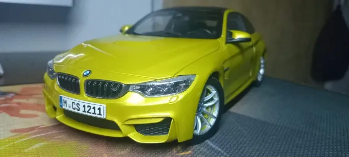 Miniatura M4 coupe - Paragon 1/18