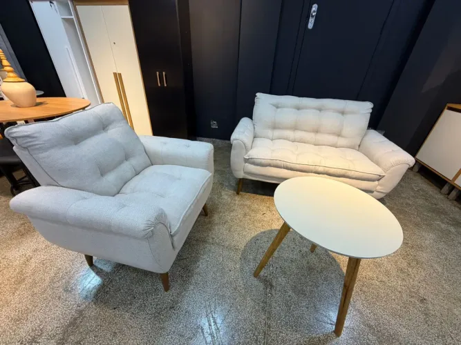 Poltrona 2 e 1 lugar
