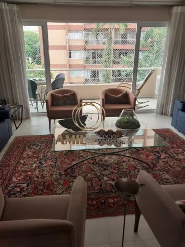 RA AMIL vende Apartamento, 4 Quartos sendo 1 suíte, 217m², Condomínio Edifício Capri, Vila