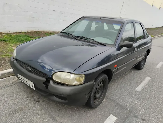 Ford Escort GL 1.6 MPI 2001