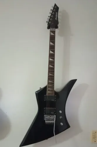 Guitarra Explorer Strinberg