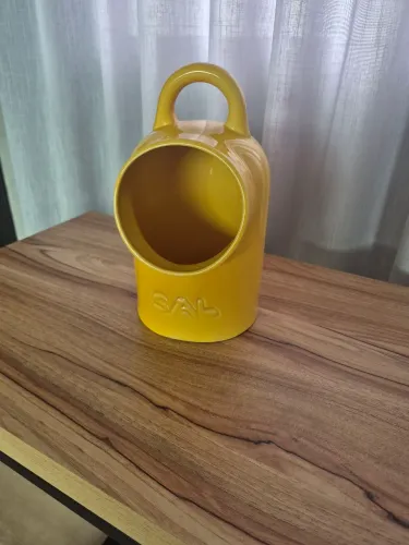 Saleiro grande lindo, marca OXFORD, amarelo.