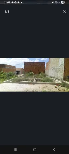 Vendo terreno 6x12 no Padre Geraldo já com alicerce rua calçada telefone * 45.000