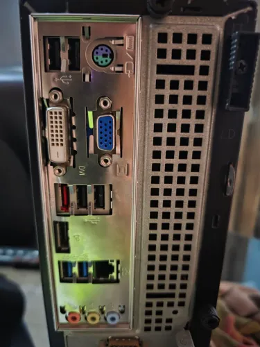 Computador de mesa completo