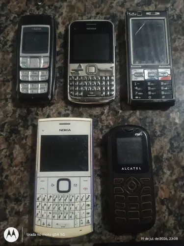 Nokia 1600 e Nokia X2