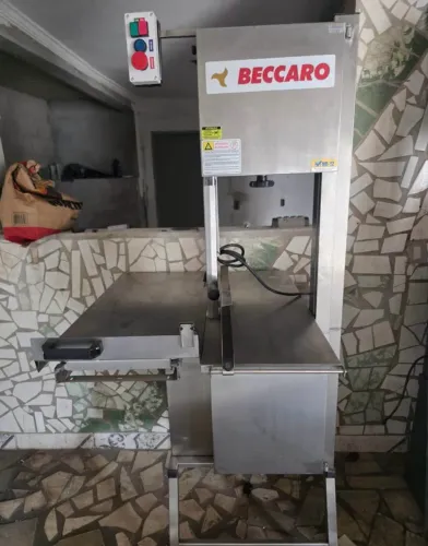 Vendo Serra fita zerada usei duas veses paguei 9 mil tenho nota fiscal