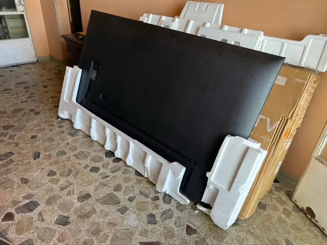 Tv Smart Samsung 85 mod QN85Q7FAAG Nova C/ Tela Trincada 700,00