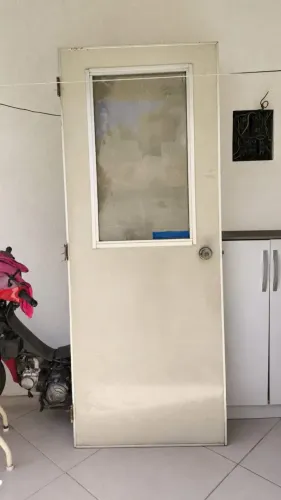 Porta Branca com Janela de Vidro 2,10 x 0,80m - Resistente, Retirar em guaratiba - magarça