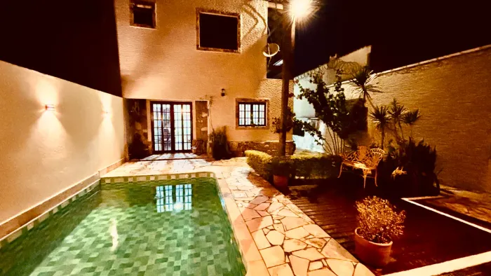 LINDA CASA ASSOBRADADA A VENDA RECANTO VERDE COTIA 