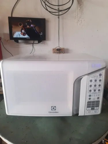 Microondas Electrolux 31 litros. Ponto Certo
