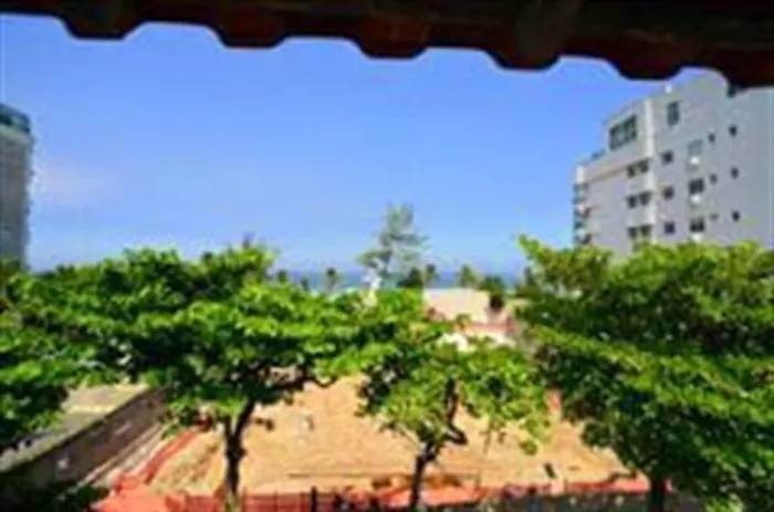 Linda casa de 3 quartos, varanda,terraço, 2vagas