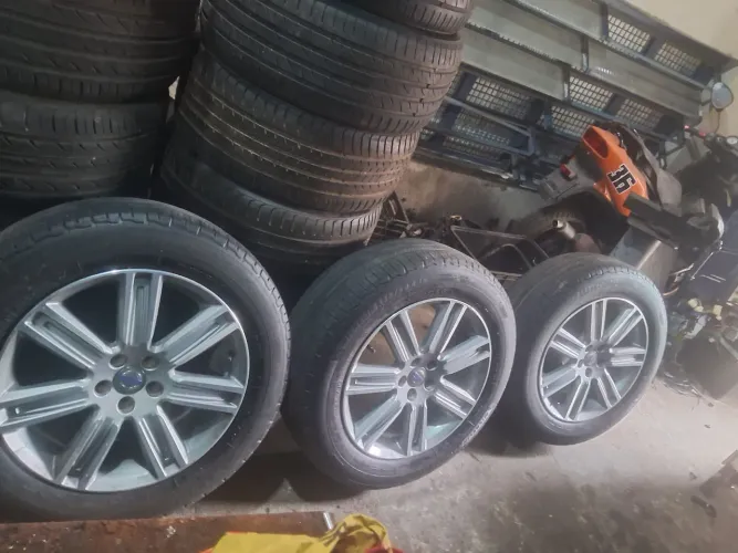 3 rodas 18" 5x108 Volvo XC60 D5 Kinect c/pneus 235/60