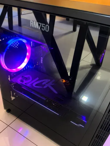 PC GAMER - AMD 3600/ RX 6700 XT/ 16GB Ram + Monitor LG 240hz IPS