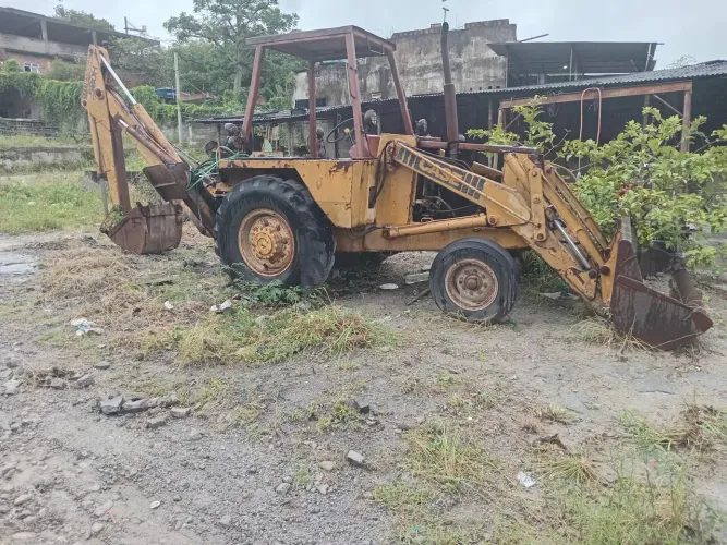 Retroescavadeira Case 580H