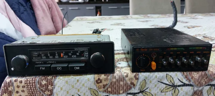 RADIO ORIGINAL Wolkswagem original em perfeito funcionamento .