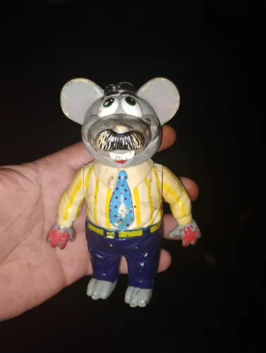 Vendo um boneco do ratinho
