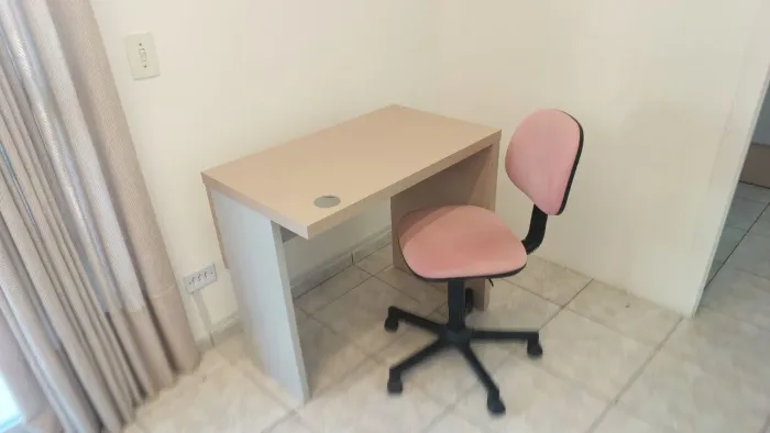 Vendo Kit mesa e cadeira - R$ 350.,00
