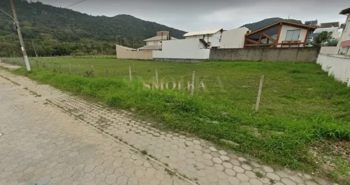 Terreno á venda na parte dobre na praia de Ingleses