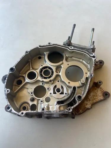 Carcaça Direita Do Motor Traxx 250 98/99 Original