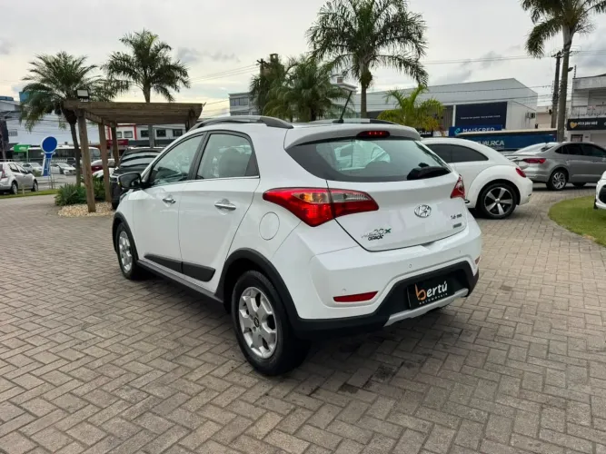 Hyundai HB20X Style 1.6 Flex 16V Aut. 2015