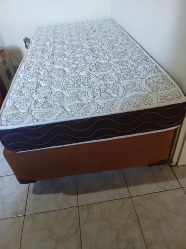 CAMA BOX SOLTEIRO Semi_novo
