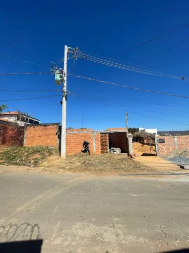 Vendo lote no Guarujá, próximo ao BH e à Lagoa.