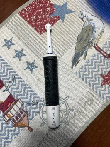 Escova de dentes elétrica Oral B Braun 3710 220 v