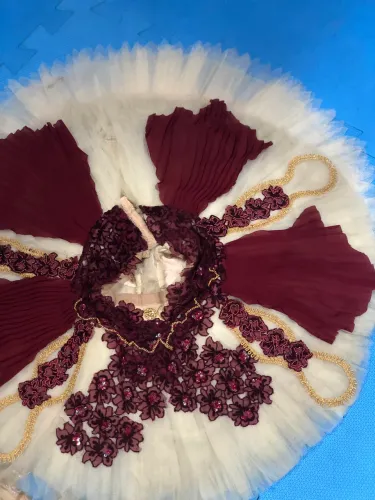   Tutu de Ballet Profissional - Várias Cores e Tamanhos  