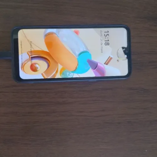 LG K41S, um smartphone semi-novo com caixa