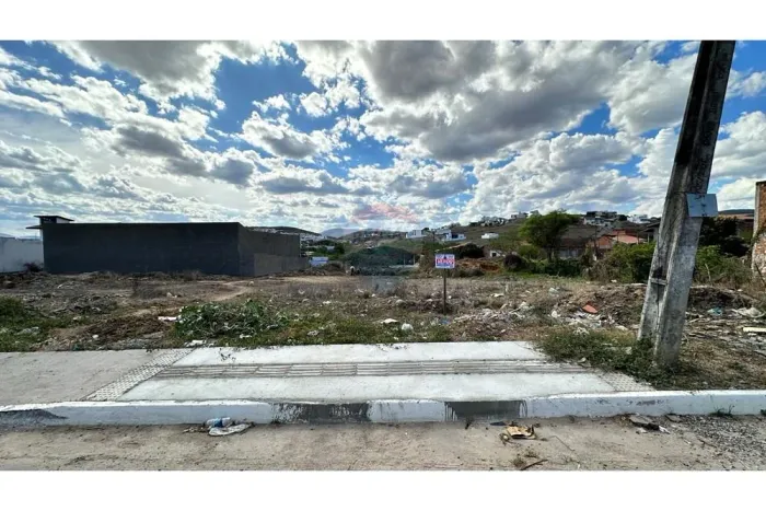 Terreno Comercial à Venda: Oportunidade em Jequié!