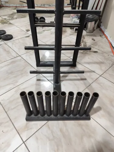 Suporte expositor barras anilhas halteres 