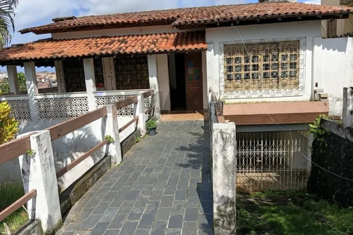 "Alugue sua Casa dos Sonhos em Itapuã, Salvador!" Loteamento Colina da Fonte.