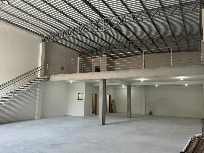 Alugo Galpão logístico em condomínio fechado CEIP 3 próximo a BR-101 em Palhoça-SC