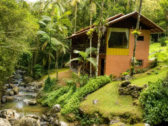 Chácara à Venda um verdadeiro refúgio de paz e tranquilidade