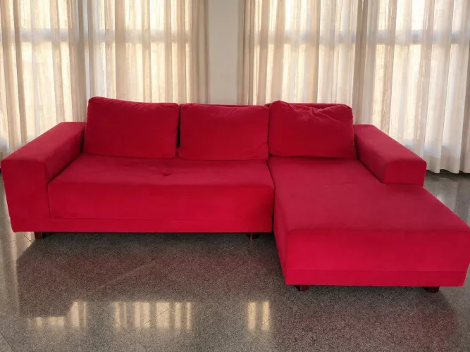 Sofá Grande Vermelho com Chaise - Confortável e Espaçoso Só Hoje