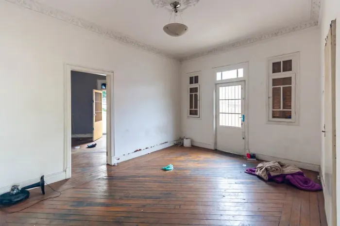 Casa comercial na Rua Marambaia, 102 - Parte superior  100 m²