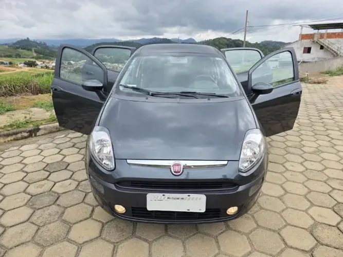 Fiat Punto Attractive 1.4 Fire Flex 8V 5P 2013
