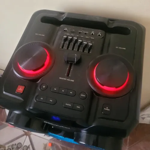 Vendo essa caixa de som
