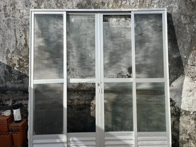 Porta de alumínio 4 folhas