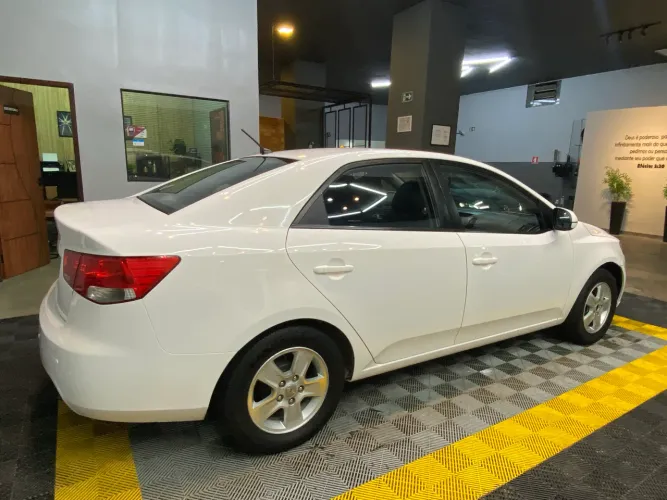 Kia Motors Cerato 1.6 16V Mec. 2011