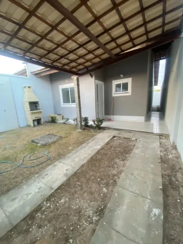 Casa de 03 quartos por Mil reais no Barrocão