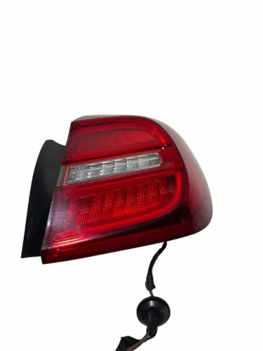 Lanterna Direita Mercedes Gla200 2014 2015 2016 2017 c/Detalhe Mínimo