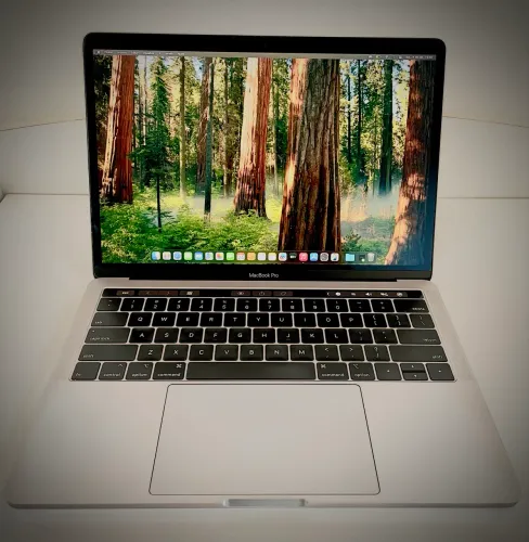 Macbook PRO A1989
