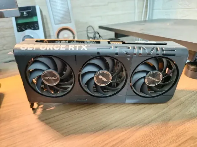 PRA SAIR LOGO! RTX 5060 ASUS PRIME