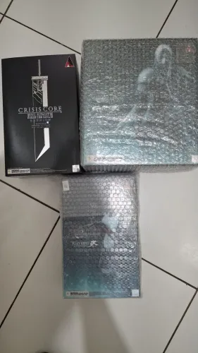 Zack, Sephiroth e Tifa play arts kai lacrados ORIGINAIS