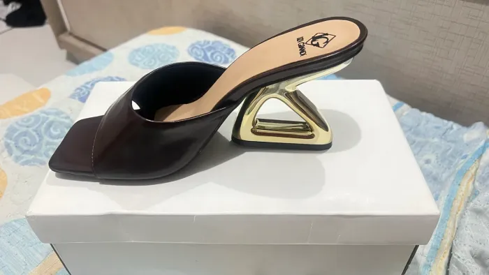 Sandália tamanho 37