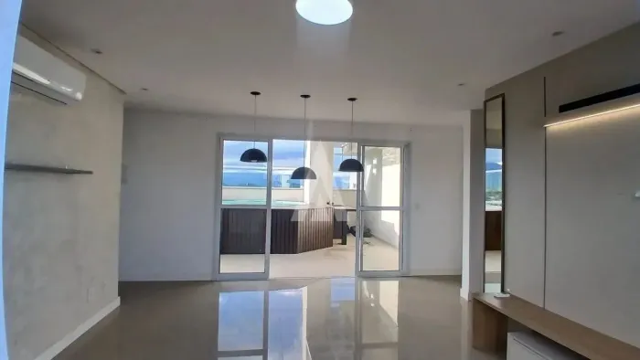 Cobertura com 3 suítes à venda no bairro Santo Antônio em Joinville-SC por R$920.000,00