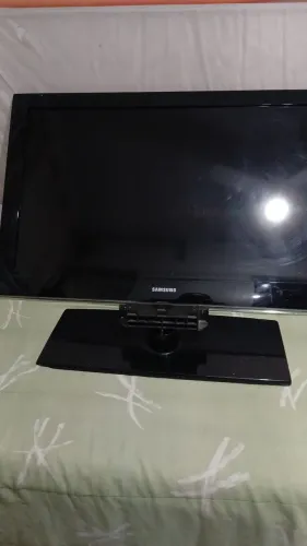 Vendo tv 37 polegadas funcionando perfeitamente. 